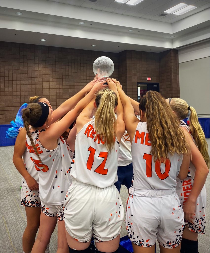 OhioThunder740's tweet photo. CHAMPIONS OF THE PLATINUM BRACKET!! @mac_kenzie_01, @kjack_13, @rmedley10, @alexisfrazee7, @Jennife29232135 , @Sydneyjane1429 , @kaitlen_12 https://t.co/RZQ4k72gDF