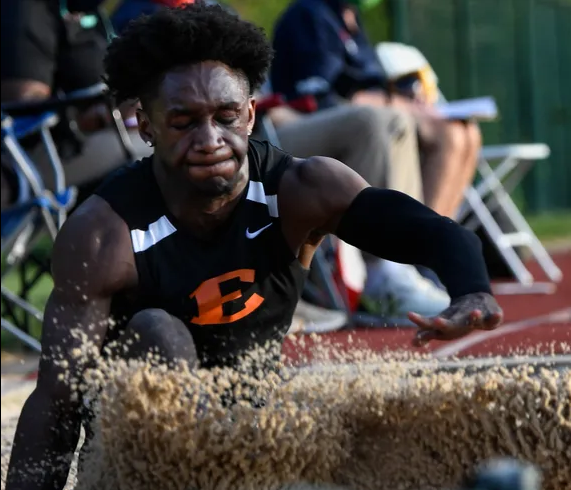 Deuce0122's tweet photo. Honored to be named to the All State Track and Field Team for Division II-A in the Long Jump, 100m, 200m and 300mH. Thank you Tennessee Sports Writers Association, greatly appreciated!! @NashvillePreps @coach_n_johnson @CoachAbnerSmith @EnsworthTigers @EnsworthTrack https://t.co/JGAU1u2ubo
