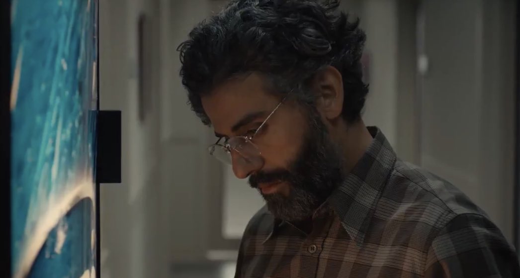 acharmingbore's tweet image. serving wavy hair, beard, and glasses #ThisIsHowIWin