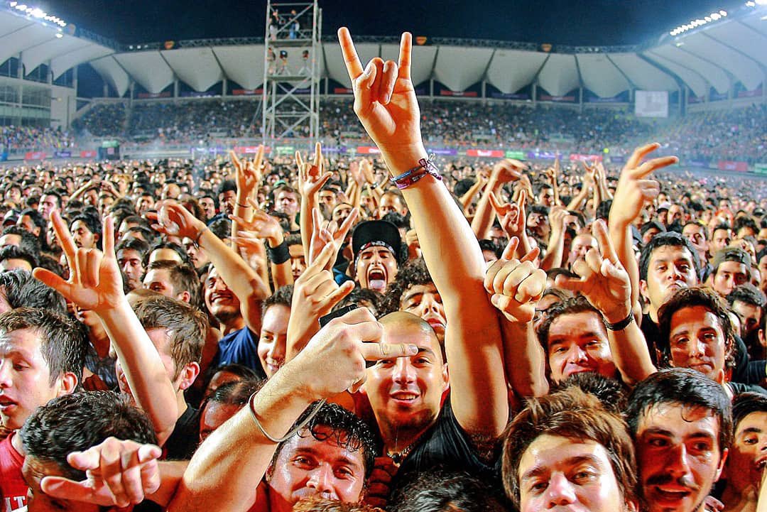 Transición, Preparación, Apertura 🖐🏼... Llegó el momento de dejar de vivir de los recuerdos y volver a vivir la música en vivo, como otras actividades de espectáculo y las vitales pymes. 

📣Informense, no se arriesguen y cuidense mucho. Vamos por este 15 de julio. 

📷#Fotorock