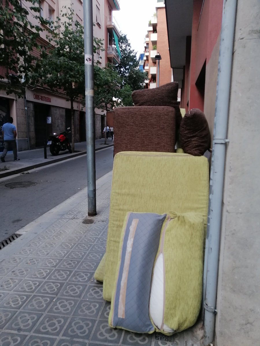 EmiliaTorras's tweet photo. #Barcelona #neteja @bcn_ajuntament @BCN_LesCorts https://t.co/ErKhf2WpwW