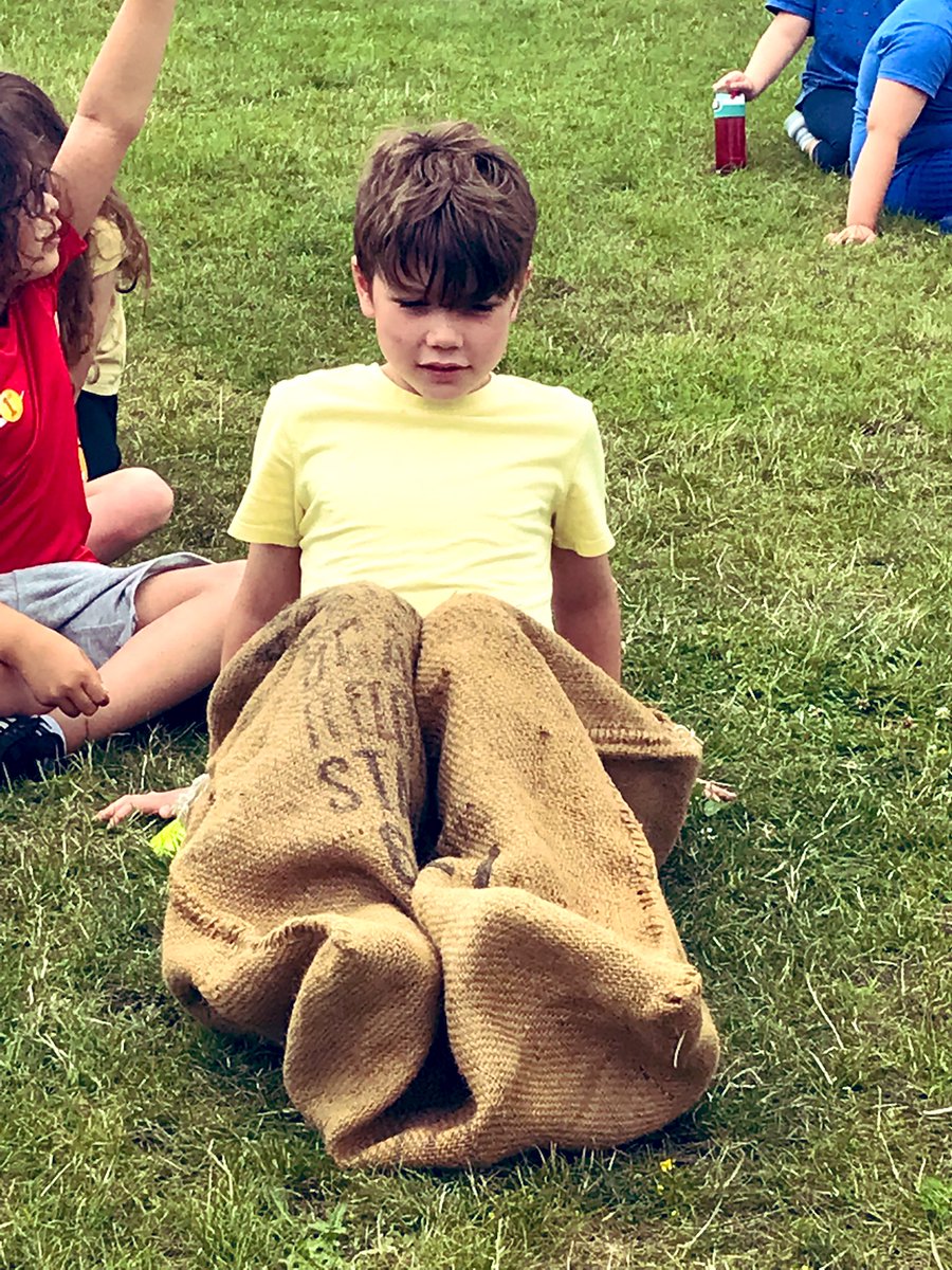 ysgolyddraig's tweet photo. #cleddau and #penfro sports day! #hci #healthandwellbeing https://t.co/A4gHlQHK2u