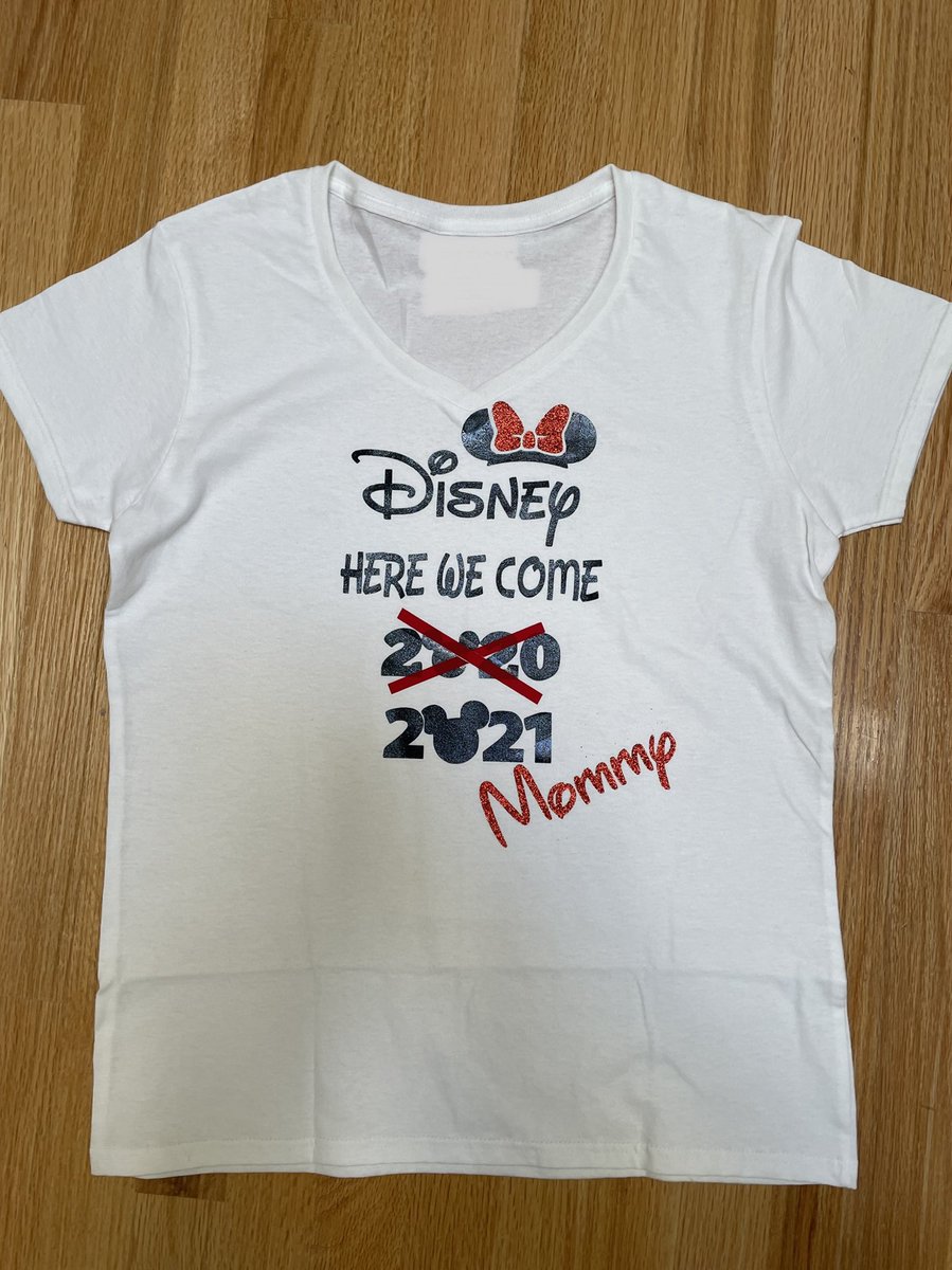 One out of four adults have ordered or made customized tees, rising to one in three for adult women. Wearing these to the airport even got the TSA to smile. npd.com/news/blog/2021… #fashion #tees