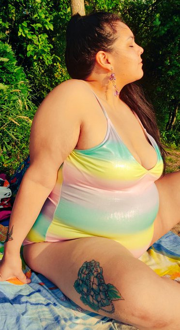 This is the first non-bikini I wore in years! I couldn't pass up this fabric. https://t.co/wBEUjHPT2<a href="/tag/newprofilepic"class="tags"><span>#newprofilepic</span></a>