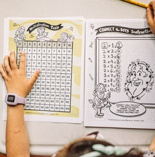 MegaGeex's tweet image. 🧮 Learning Multiplication Through Fun and Games 🎉⁠ ⁠
&quot;My daughter is improving her multiplication skills every day, thanks to the fun method!&quot; -Lisye &amp;amp; Annie

⁠Get your copy 👉 bit.ly/3AA1ck3 👆⁠
⁠
⁠
#megageex #growthmindset #learnmultiplication #learnthroughplay