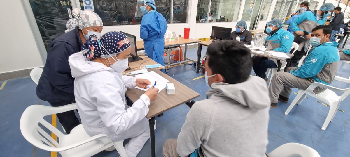 CinaeEc's tweet photo. La industria automotriz se suma a la reactivación productiva. @CiautoAmbato, empresa emblemática del sector, inició el proceso de vacunación a sus trabajadores y a personas de la comunidad, en coordinación con el @Salud_Ec #EcuadorMásCompetitivo #JuntosLoLogramos https://t.co/N55TcA0VB0