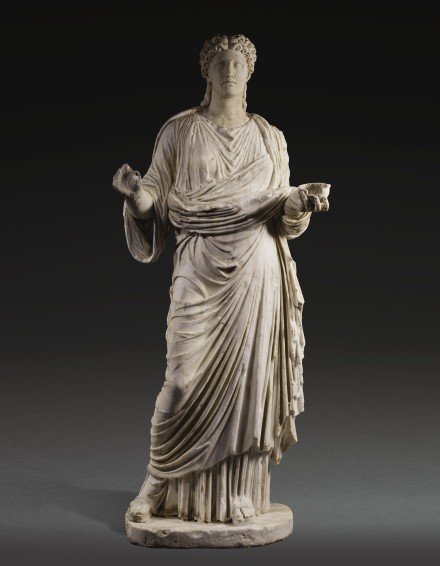 SokolowskiLuk's tweet photo. Superb marble statue of #AgripinaMinor - or one of Nero's wives? Despite the @Sothebys information, I would date it to the Julio-Claudian period. Not entirely sure the sculpture is not modern, or the head was combined with a distinct torso.
#StatueThursday
https://t.co/CXBDzSXeg1 https://t.co/HgcWdPYD4F