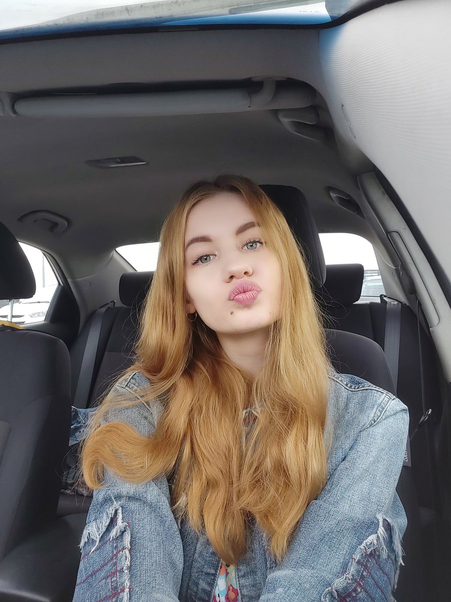 rightlor's tweet image. #selfiesforpow so beyond grateful to be a part of this fandom and im so honored to support loren through her journey &amp;lt;3 @iamlorengray