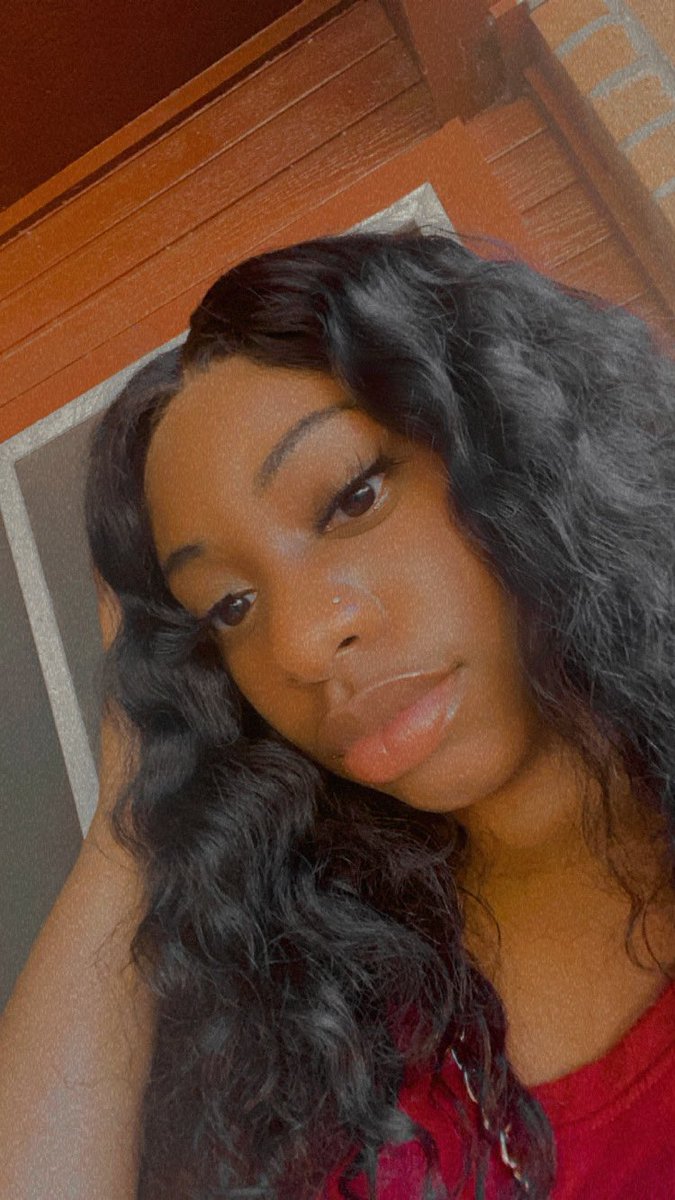 sydneyjadeee_'s tweet photo. #WhosWhoAtTxsu 
- name is Syd 💕
- from Killeen, Tx
- major is psychology 
- looking for sum friends in da city to T up with, so don’t be afraid to hmu!! I promise i’m nice 🤣 follow me on instagram @theblackbarbee https://t.co/OjGnsYEbfN