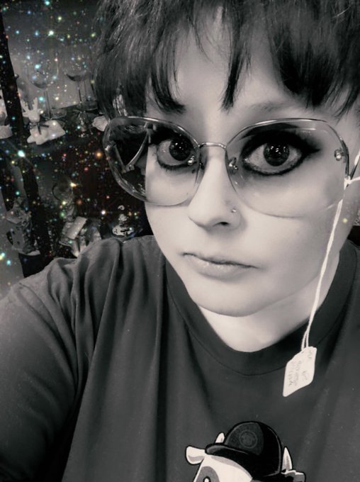 Giant glasses that I found at the flea market. Super sexy, right?? https://t.co/K3BKoPvUzg<a href="/tag/myxanniversary"class="tags"><span>#myxanniversary</span></a>