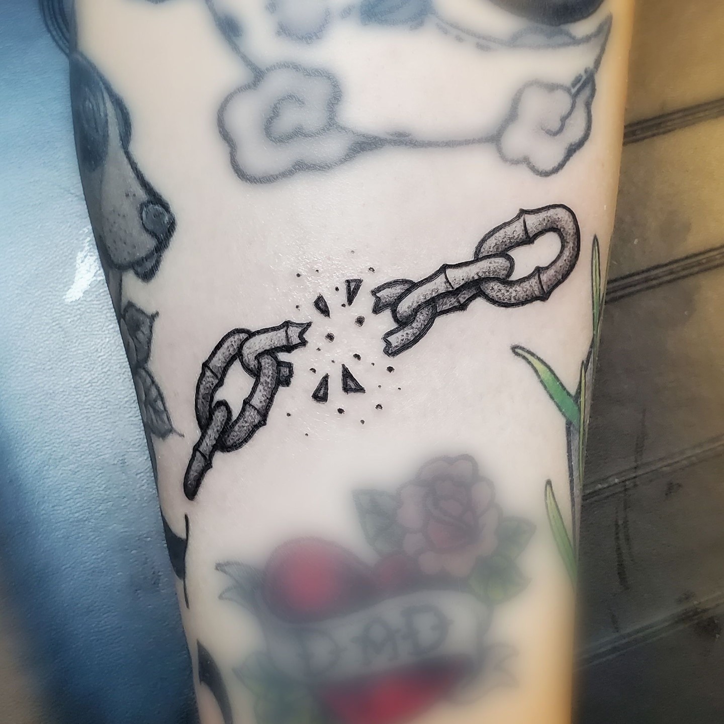 Update more than 73 break chains tattoo - in.eteachers