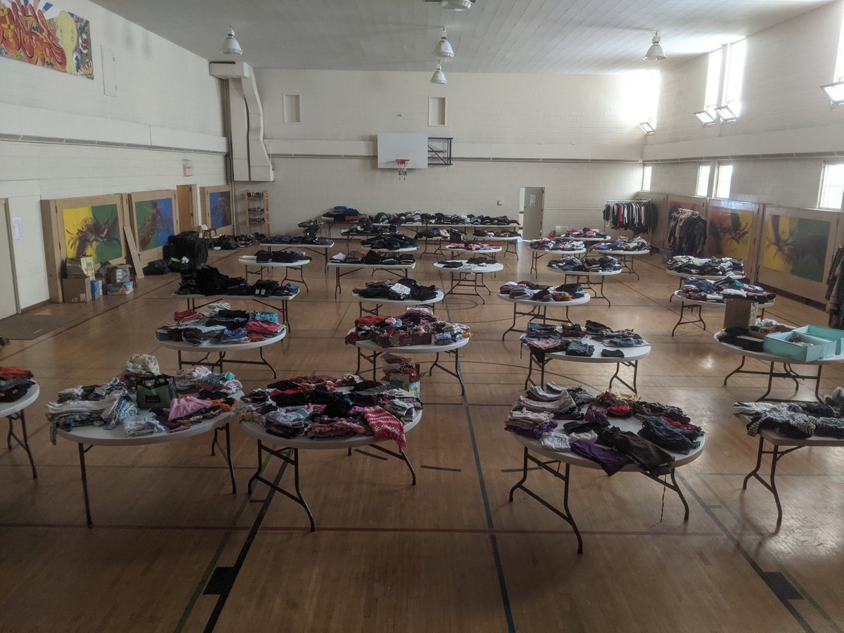 freestoreyyc's tweet photo. We have a FULL room! Doors open at 4pm. Look forward to seeing you all soon!
#freestore #shopfree #shopused #fashionrevolution #connectingcommunity #community https://t.co/CX4RZwXvLW