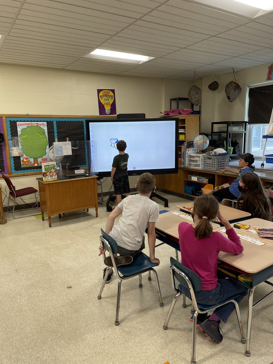coleman_class's tweet photo. Day 3 of Summer Academy featured working at the “ocean” on our beach towels, playing Pictionary, and observing energy in action #thesekidsrock https://t.co/4zecrzm5YL