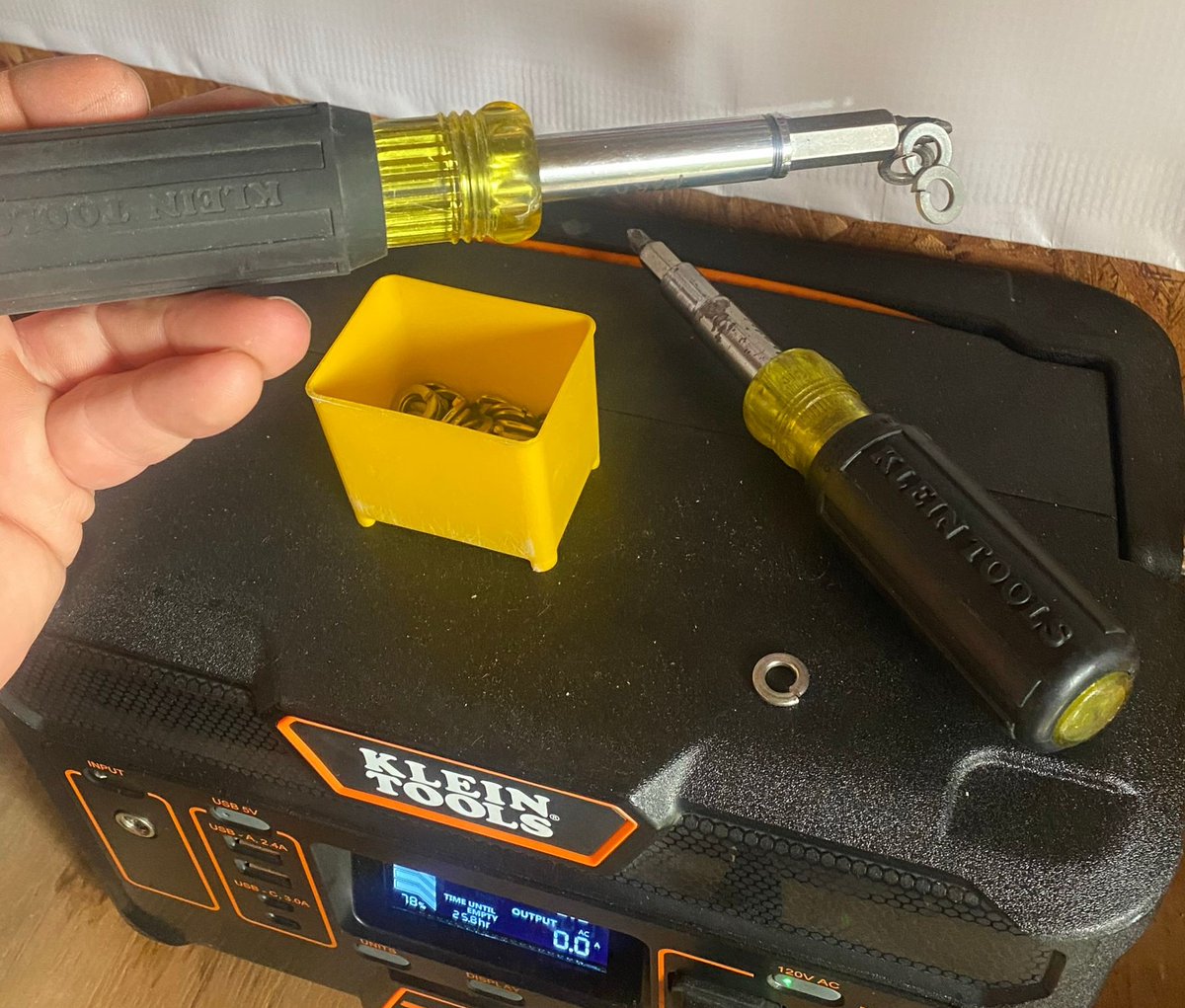 Klein_Tools's tweet photo. Magnetic or not? “Most of the time I love the magnet and sometimes it can be a pain.” Jeremy Parks uses both, depending on the situation. Check the pair out here and pick your style https://t.co/1fOdDfojyL
#kleintools #kleintradesmanclub #kleincrusaders #realprosknow https://t.co/mVpFHogqq5