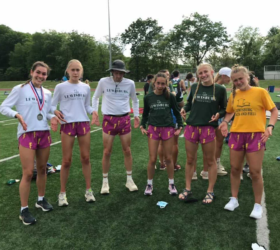 They even got coach in some ChicknLegs 😂
.
Thanks ryleighfaust_ 
.
#chicknlegs #coach #trackandfield #track #xc #trackteam #running #runner #runnersofinstagram #shortshorts #lightning #lightningboltshorts