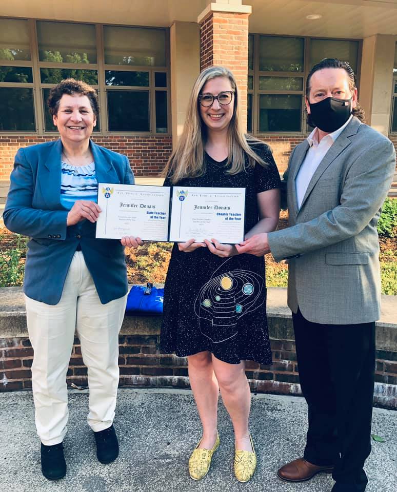 I am excited to say that I was selected as the 🥉place winner in the @AirForceAssoc/<a href="/RollsRoyce/">Rolls-Royce</a> National STEM Teacher of the Year.  It was a great experience reflecting on #STEM. Thank you to the <a href="/CivilAirPatrol/">Civil Air Patrol</a>, AFA and Rolls-Royce for this honor.  @AFAPRCHAPTER #paemst