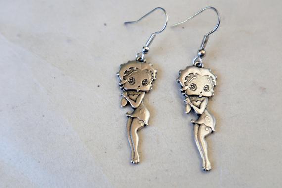 SevenkeysE's tweet photo. betty boop earrings, Betty https://t.co/B7pPoFBSuI via @EtsySocial #etsyshop  #etsy #etsyshop #valentinedaygift  #littlegirlgift #giftf https://t.co/6MrGA8PNaL