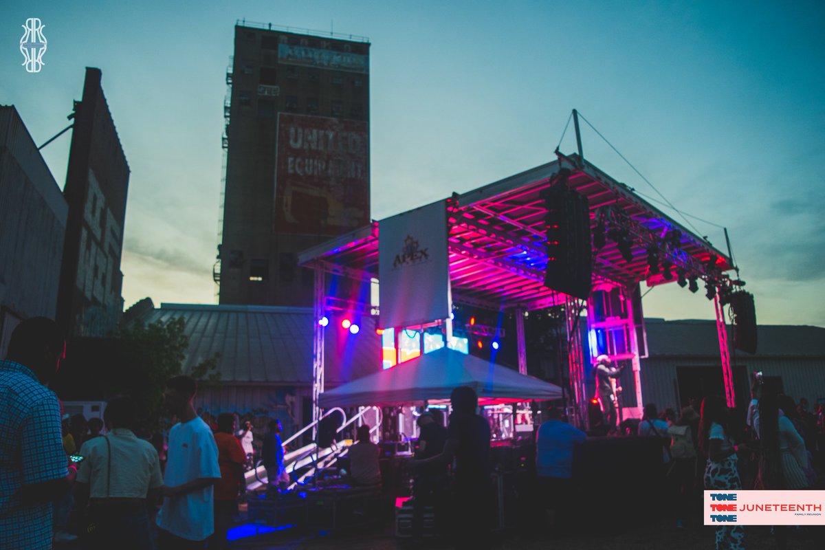 iDesigniCreate's tweet image. #BlackWomenWhoShoot #BlackWomenPhotographers #ShotWithNikon #NikonD5500 #Nikon #blackphotographer #ToneMemphis #WrAreUnapologetic #Unapologetic #Memphis #OrangeMoundTower #JUNETEENTH #Juneteenth2021