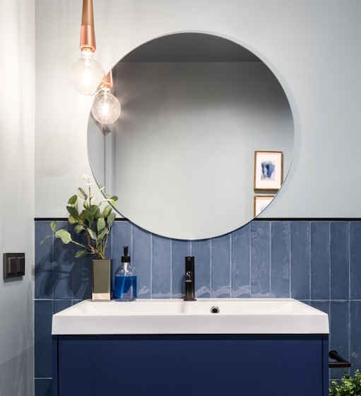 Home transformations don’t have to take months. There are some simple and inexpensive ways to completely refresh a space like this stylish bathroom storage unit. 

 #interiordesign #bathroom