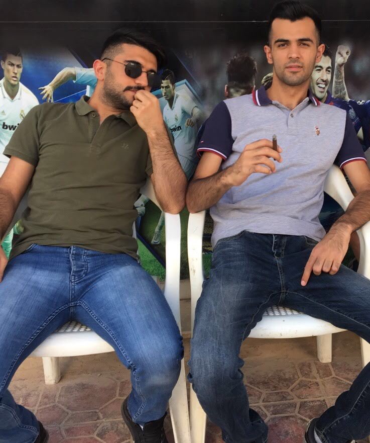 Biz büyüklüğümüzü gösterelim de varsın çocuklar el öpmesin. @Gsahin95