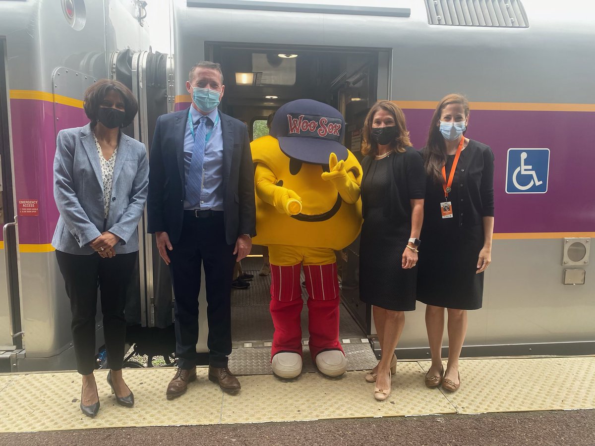 MALtGovArchive's tweet photo. Great to join @KeolisBoston to visit the #VaxExpress stop in Worcester with our partners from the @WooSox! https://t.co/TrQnN8N5yN