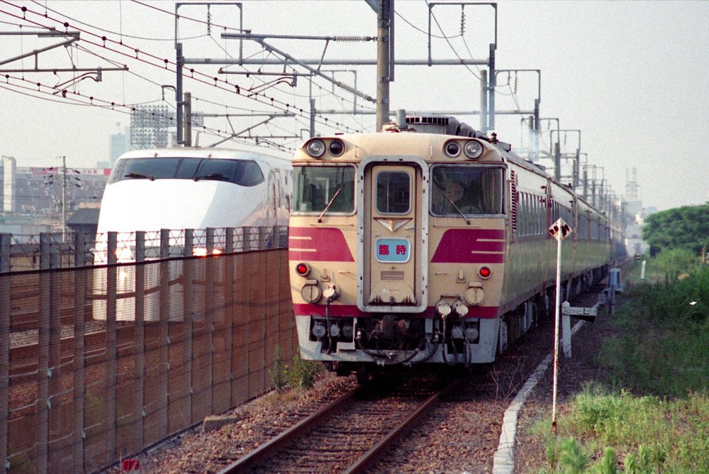 キハ82 最晩年のシーン ナゴヤ球場輸送臨② 以前にナゴヤ球場をバック