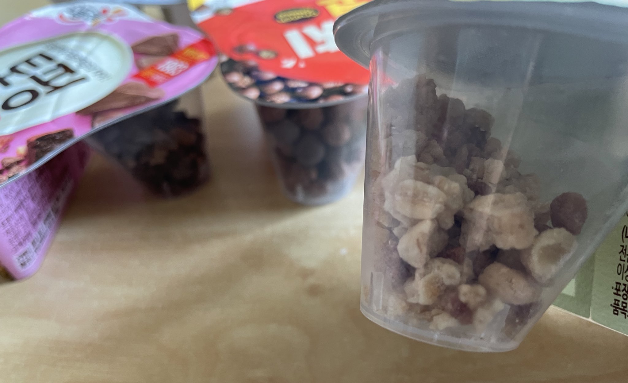 تويتر ベス子 على تويتر ビヨットとトッピング 韓国ヨーグルトはシリアルなどが一緒についてて食べ応えあるし美味しい トッピングのほうは容器が透明なので中が見えてわかりやすいね 비요뜨 토핑 Breakfast T Co 02oiu69ich