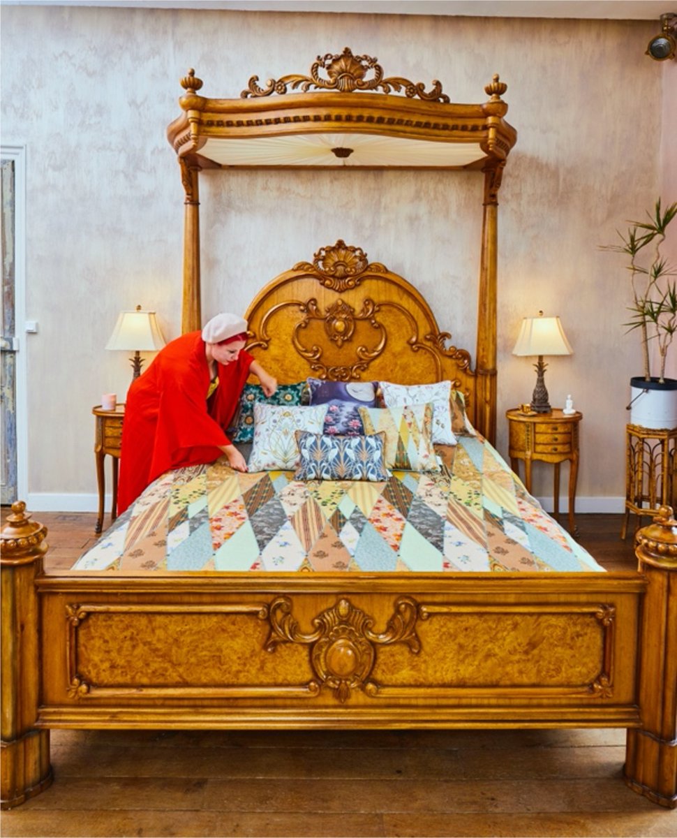 Escape to the Chateau tweet media