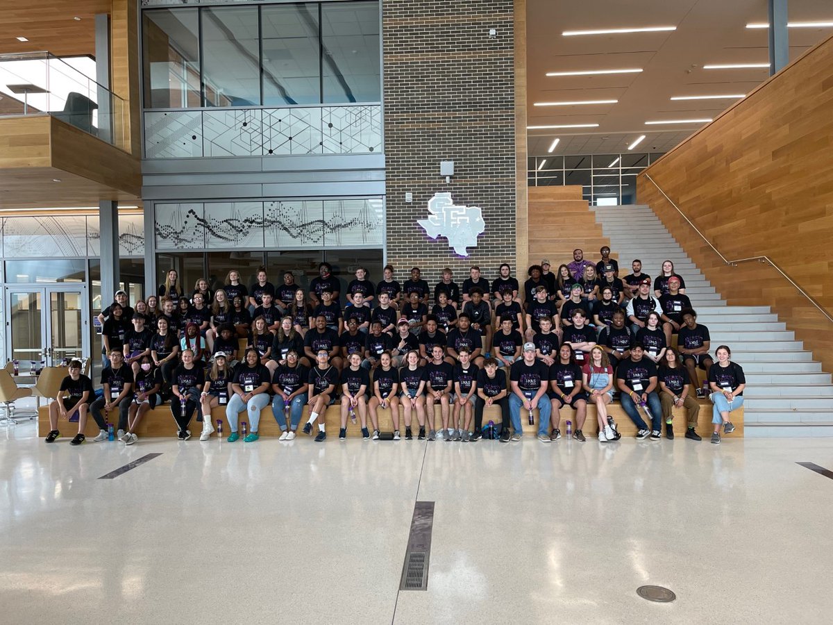 SFASTEMcenter's tweet photo. iMAS Overnight Camp - Group Photo #STEMAcademy #SFASU #ColeSTEMBuilding https://t.co/199ITg7TQz