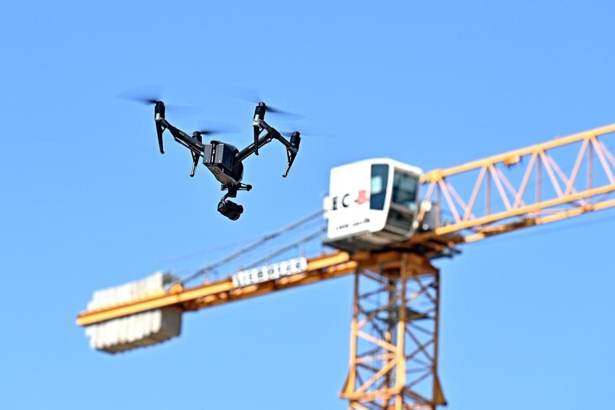 Бпла в строительстве. Строительные дроны. Квадрокоптер на стройке. Беспилотник на стройке. Дроны в строительстве.