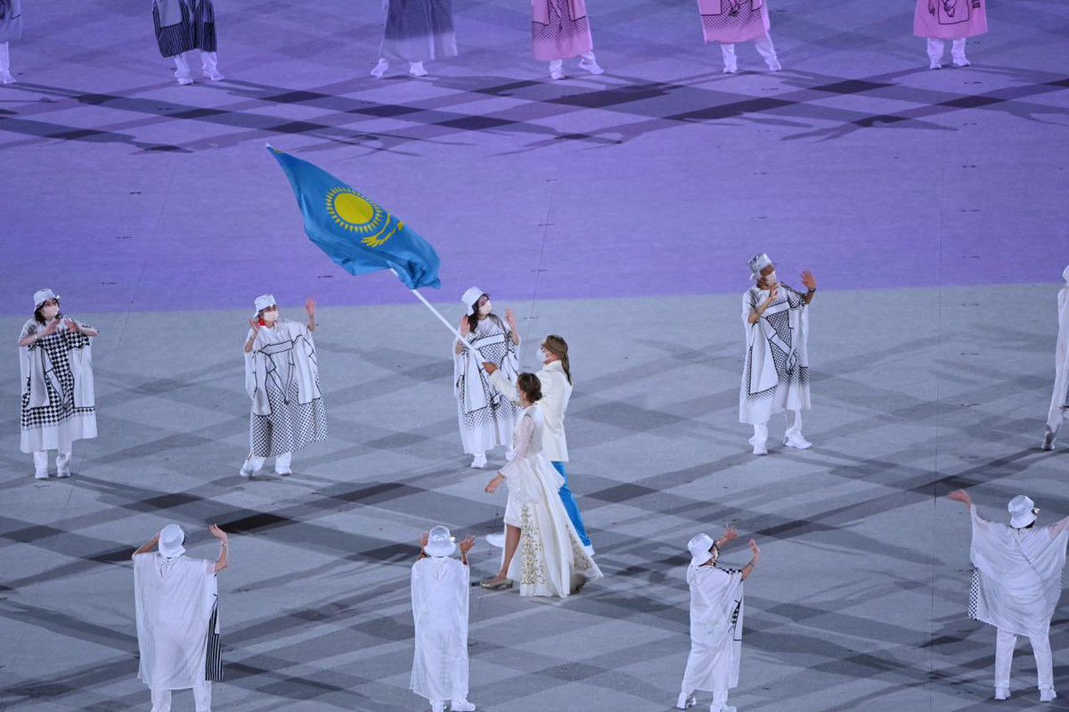 #teamkz flag bearers in Tokyo 2020 Opening Ceremony 😍😍😍
 #東京2020 #Tokyo2020 #OlympicGames #Olympics #OpeningCeremony