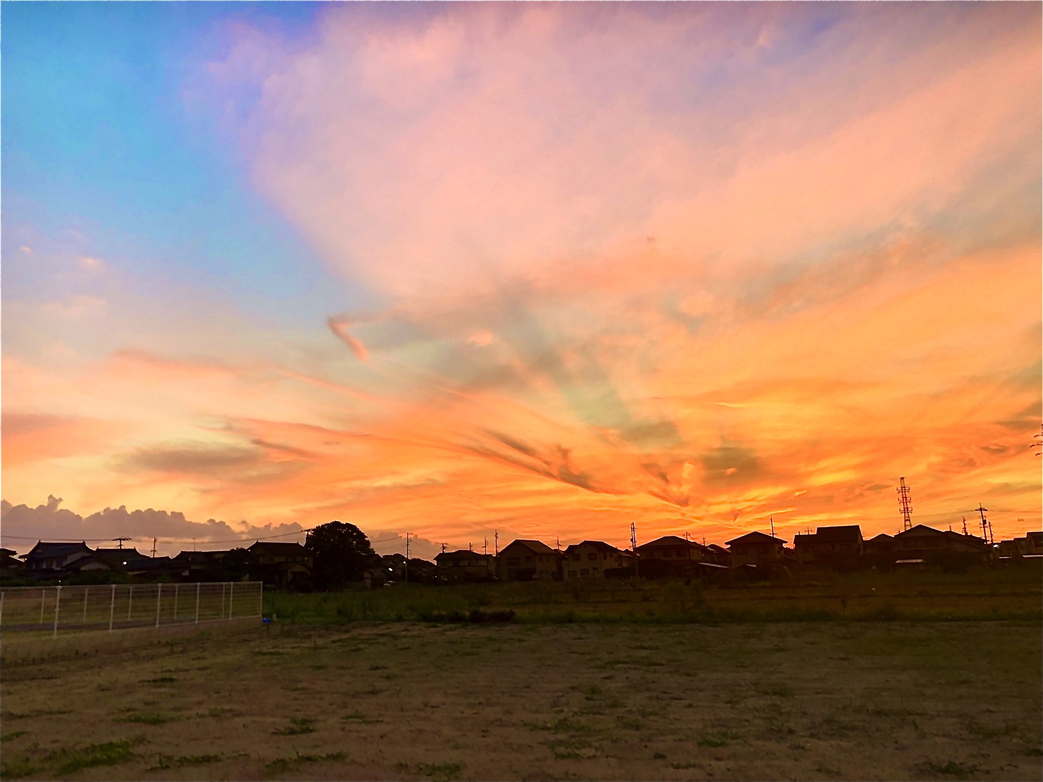 Moco Tokyo Tokyotogether Tokyoolympics21 Openingceremony 地方からお届けする夕刻 神々しい空 T Co 6wzs5ib87t Twitter