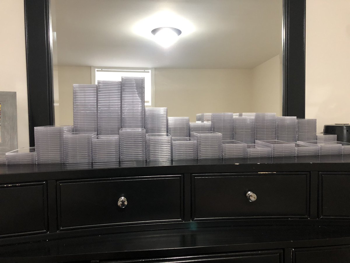 OldTownJB's tweet image. Tonight is the night. Over 500 slabs will be for sale starting around 7pm EST. Almost all baseball. Prices will generally be from $15-$200 per slab.

Interested? Drop a comment below and I’ll tag you when it starts

Not interested, but just want to be a good friend? 🙏RT This 🙏