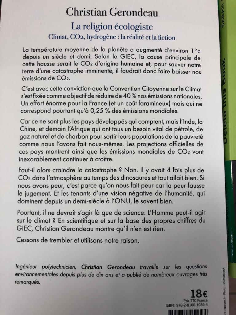BenoitSchmaltz's tweet photo. vu par un ami bien en évidence au @Decitre de la gallerie commerciale d'Ecully. Est-ce la politique officielle de l'entreprise de contribuer activement à la diffusion de mensonges climato-sceptiques ? https://t.co/5Ex2BYTeTW