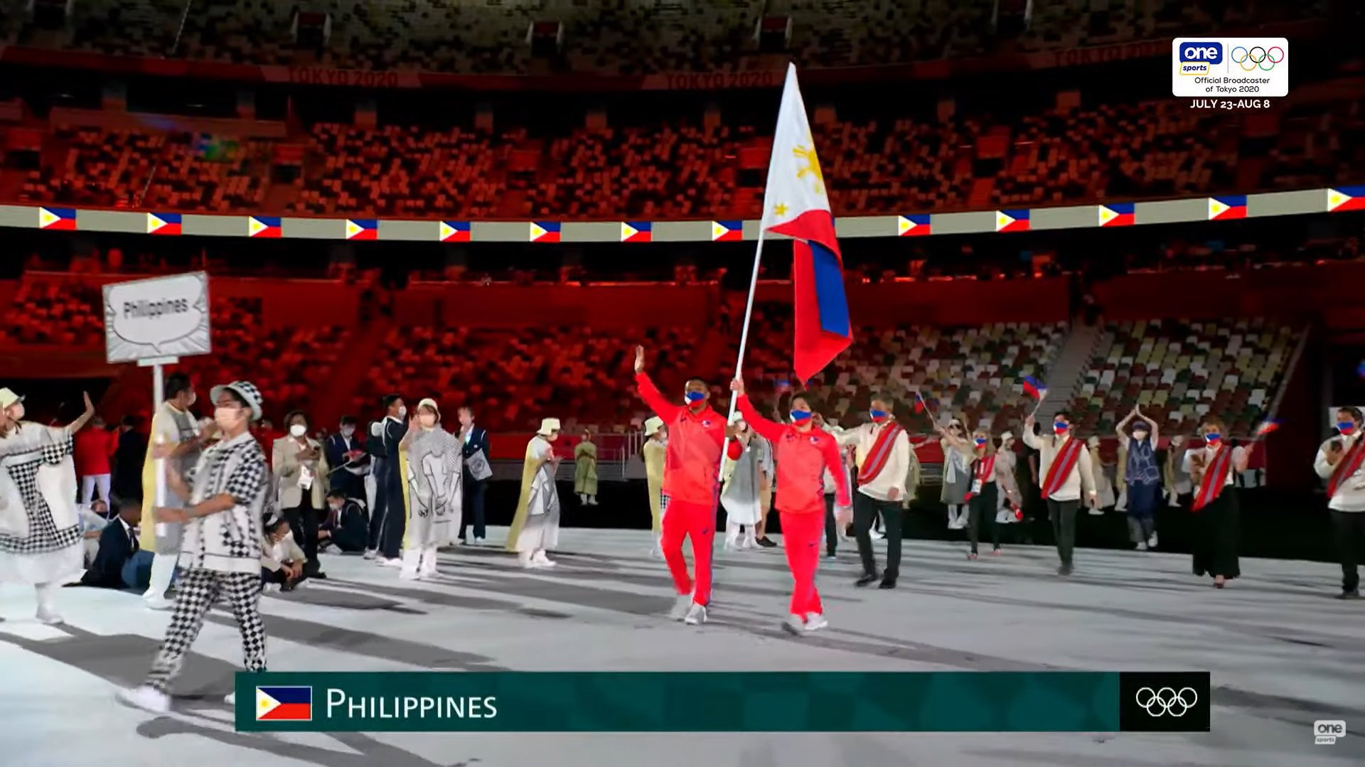 Inquirer Sports Philippines Eumir Marcial And Kiyomi Watanabe Carrying The Ph Flag Tokyo Olympics T Co 6lmu78rg8r Twitter