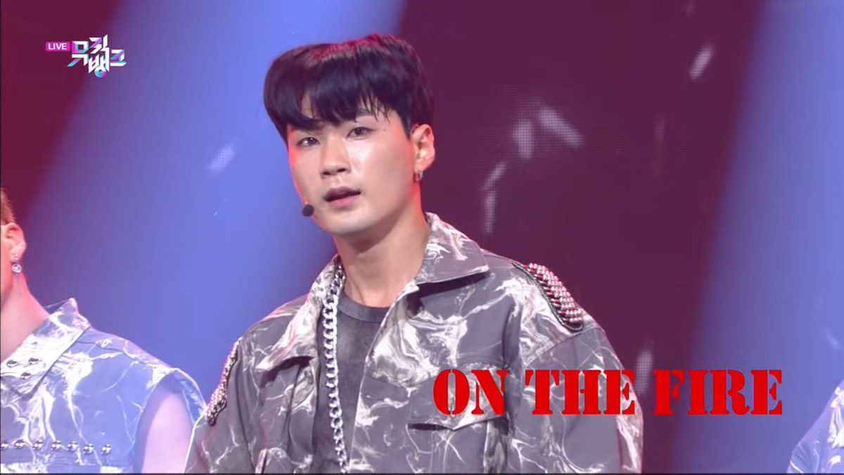 we1nefanbase's tweet photo. W.A.O (위아더원) - On The Fire (Music Bank) | KBS WORLD TV 210723 
🎬 https://t.co/gCYD3YTnx1

#WeAreTheOne #WAO #위아더원 #필립 #구원 #형석 #리오 #창현 #덩화 #노아 #OnTheFire @WAO_official_ https://t.co/A92CIldRXB