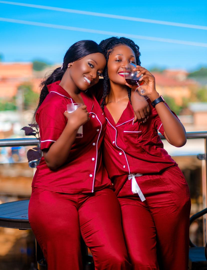 masabalaz's tweet photo. ITS A #FollowBackFriday.🥳🥳
Leero am going to locate anyone posting @LydiahJazmine's #Banange

Simple rule: Type #Banange &amp;  Tag your 10 people to follow each other. let them come and comment Banange if they are ready to be followed too and the trend goes on

(follow me first) https://t.co/C3MkDGwLXe