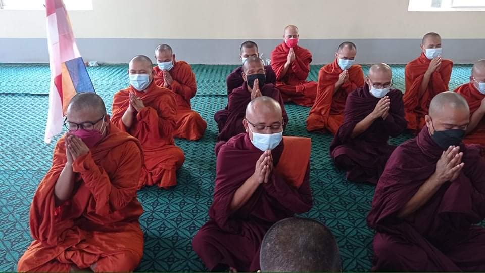 Daniel78037553's tweet photo. Regular Prayer Strike by #Mandalay Sangha Union prayed for Peace,Freedom of Myanmar and safety of citizens. 
#ICJ_BringSACToJustice
#WhatsHappeningInMyanmar
#July23Coup https://t.co/PqmkDCZ49I