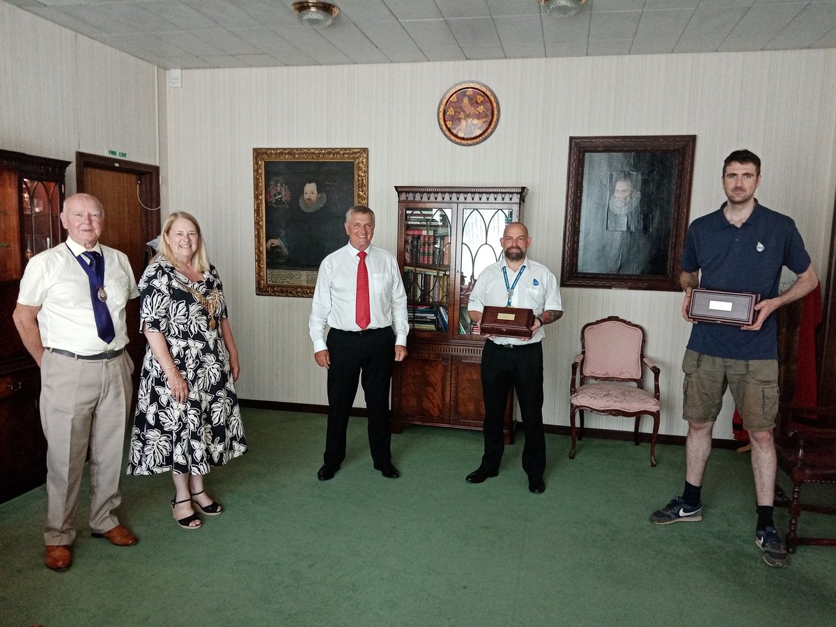 I was delighted to receive Alderman Chris Mavin and  Paul &amp; Steve from Babcock into the Parlour for afternoon tea to thank them personally for making new cases for the Civic Chains.