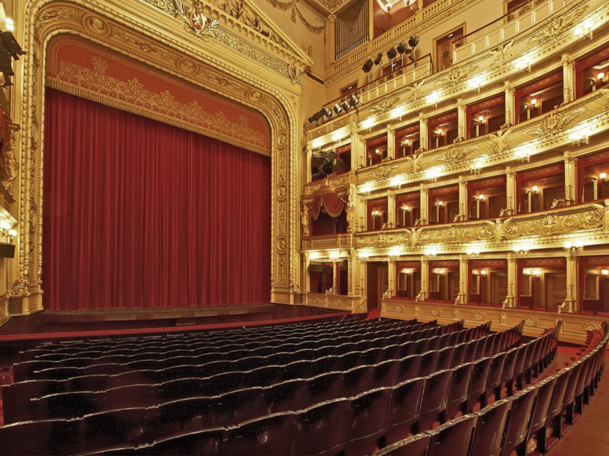 'Toen er brand uitbrak achter de coulissen, rende de clown naar het voetlicht om het publiek te waarschuwen. Maar men dacht dat het een grap was. Zo zal de wereld wel ten onder gaan: onder bijval van slimme koppen die denken dat het een grap is.'

Søren Kierkegaard, Of/of, 1843