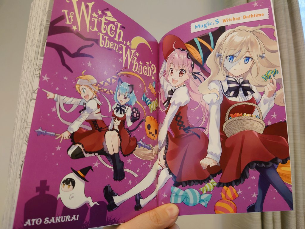 Yen Press社さんから「魔女らば魔女れば」の2巻の献本を頂きました😭✨また紙で出して頂き本当に嬉しいです!
海外版のタイトルは「If Witch Then Witch?」😊興味のある方はよろしくお願いします!カバー裏のおまけは巻末に収録されていて、本の形態は違っても描いたものが全部読者に届く仕様で素敵! 