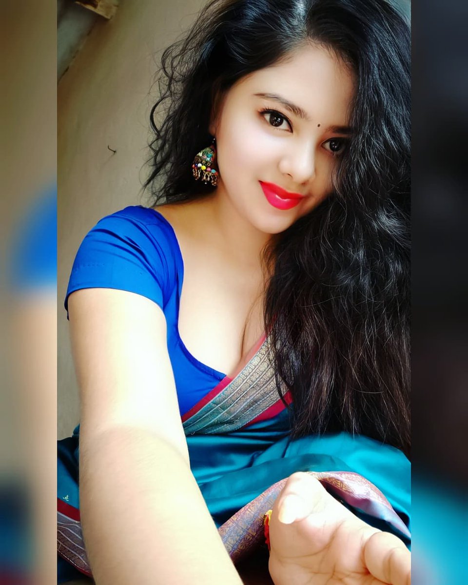 Red_Aarushi's tweet photo. Haseen Mausam🌀
Haseen hum💙 https://t.co/Uuib0o1KNI