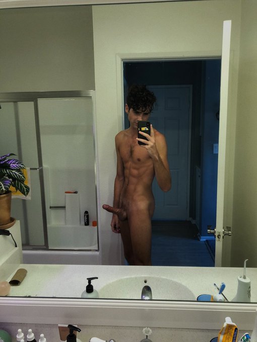 Playing with filters Which edit is better? https://t.co/uDVkT5FLnE<a href="/tag/thereisnocockinthisimage"class="tags"><span>#thereisnocockinthisimage</span></a>