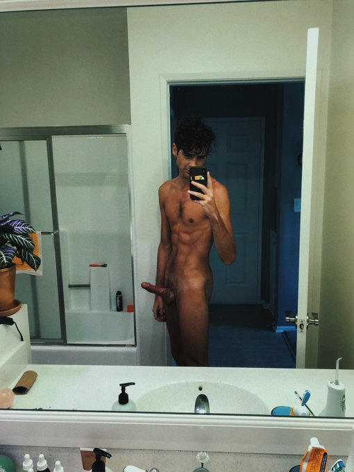 Playing with filters Which edit is better? https://t.co/uDVkT5FLnE<a href="/tag/thereisnocockinthisimage"class="tags"><span>#thereisnocockinthisimage</span></a>