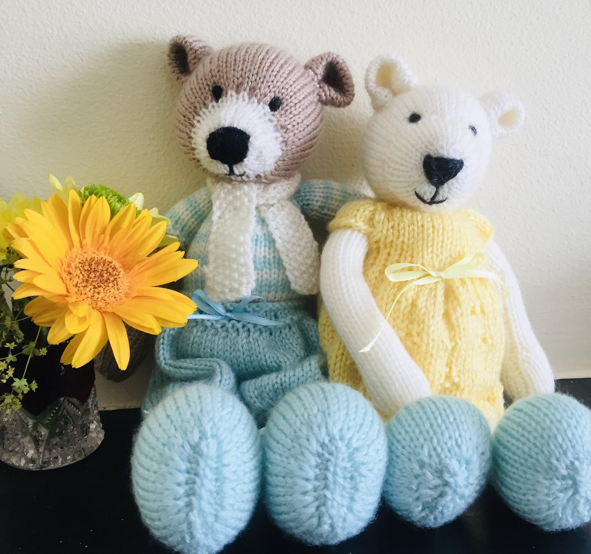 CreativeKnits's tweet photo. Hello! Happy Friday everyone. Enjoy your day 🧸🌸❤️#beautifulbears #specialgifts #handmade #madeforyou #personalgifts #supportcrafters #creativecommunity #irishcraft_irishdesign #handmadeisbestmade https://t.co/cWAdndwgE2