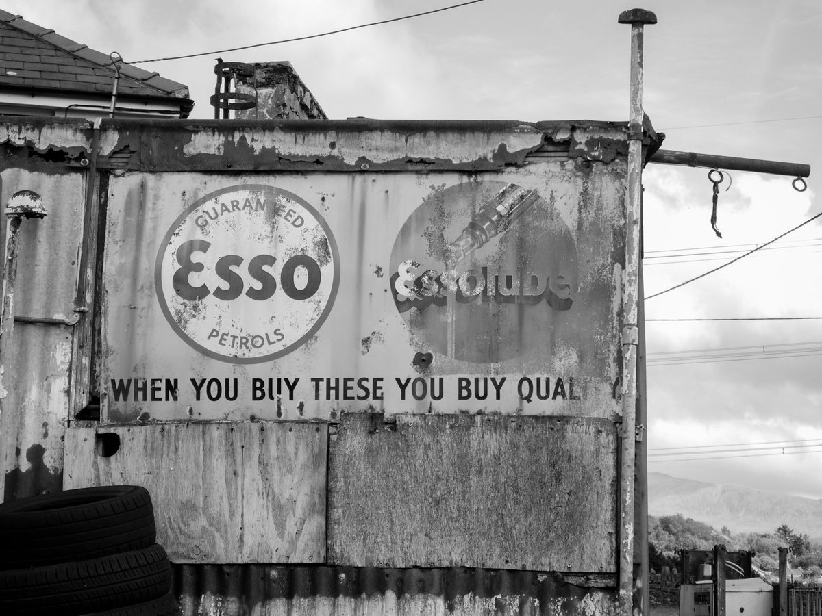 Just popping out for some petrol, I appear to have made it to 1955!!! 

An old road side petrol station that’s frozen in time 🚙⛽️ 

#exploring #wales #abandoned @OlympusUK #history #urbex #loveWales