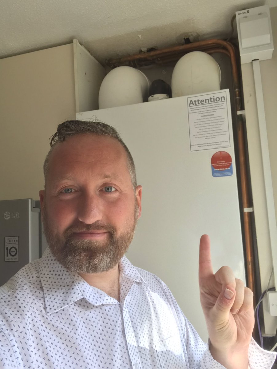 gasworksollie's tweet photo. Quite a nifty product. It’s a @Sime_Boilers hybrid heating system with a 4kW ASHP inside the boiler unit. HyCompact is testing this in an R&D trial in @WWUtilities & @UKPNnews network areas with @PassivSystemsHQ. Optimising for least cost & minimising total system carbon. https://t.co/HWc1ZnsLgo