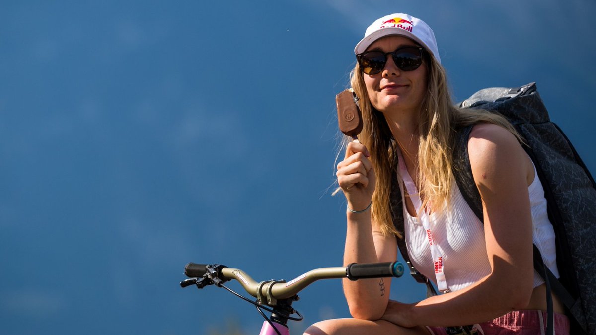 At only 26, Tahnée Seagrave has already solidified her place as a household name in downhill mountain biking. With a fiery start to the season, taking 1st place in Les Gets, we had to catch up with her and learn more. 

canyon.live/5a1b28

📸 Boris Beyer | Chris Greenwood