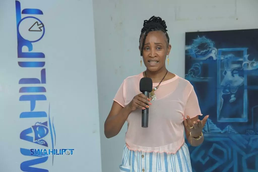 swahilipothub's tweet photo. #AllCreativesAffair
Business Investment As Explained By The CEO of @EcobizSacco @WanjikuWambugu. https://t.co/Y1C7SmpiC4