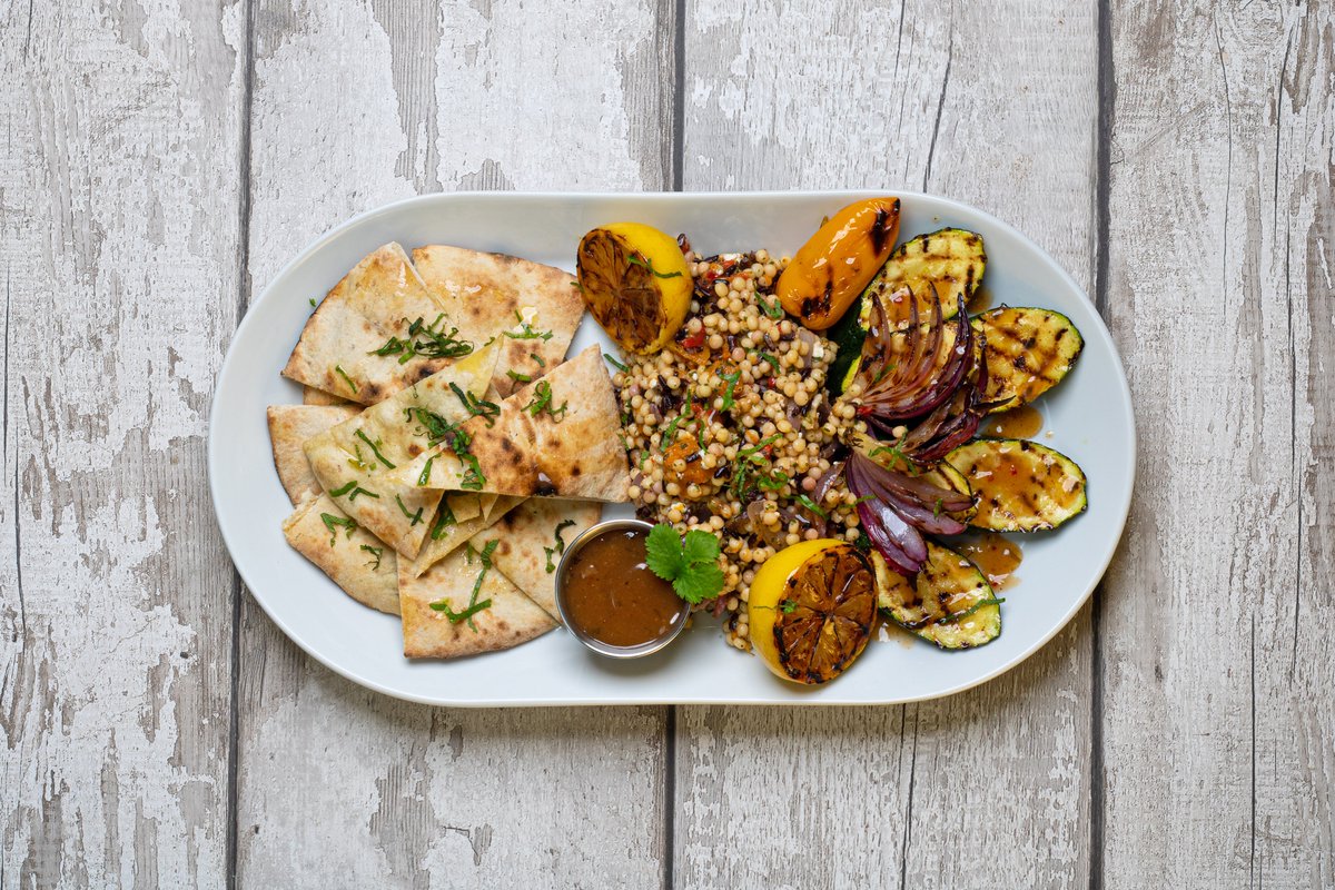 We love this Lemon and Herb Piri Piri Hot Sauce.😋

Herby and spicy, with a fresh citrus flavour, perfect for a variety of dishes. Marinate chicken, glaze seafood, add to stews for extra flavour, or simply serve as a dip.

pilgrimfoods.co.uk/Lemon---Herb-P…